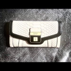 Guess Wallet